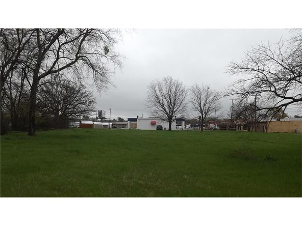 1068 Village Dr, Sulphur Springs, TX 75482